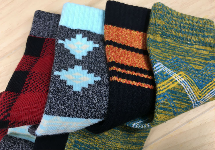Stbaby Châu Âu và Hoa Kỳ đường phố vớ skateboard vớ bóng rổ elite nam giới và phụ nữ thể thao khăn vớ cotton Harajuku bay chết vớ thủy triều tất dài đến đầu gối