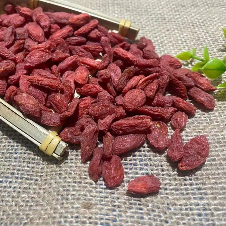 Zhongning wolfberry fruit Ningxia 250g Ji Gou Qi tea male kidney red Gou Qi black