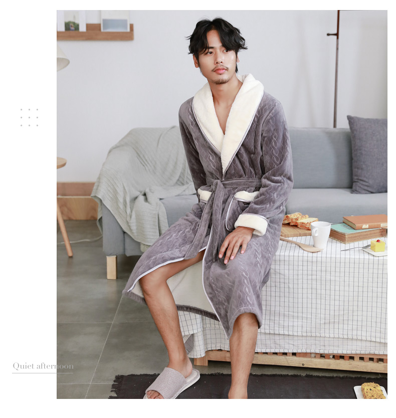 Đồ ngủ nhung san hô mùa đông nam dài tay màu rắn cộng với nhung dày áo dài người yêu nước có thể mặc quần áo bên ngoài áo choàng ngủ