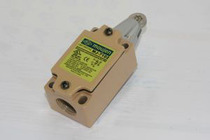 Taiwan Maoren original imported travel switch limit switch MJ-7102 MJ-7102R