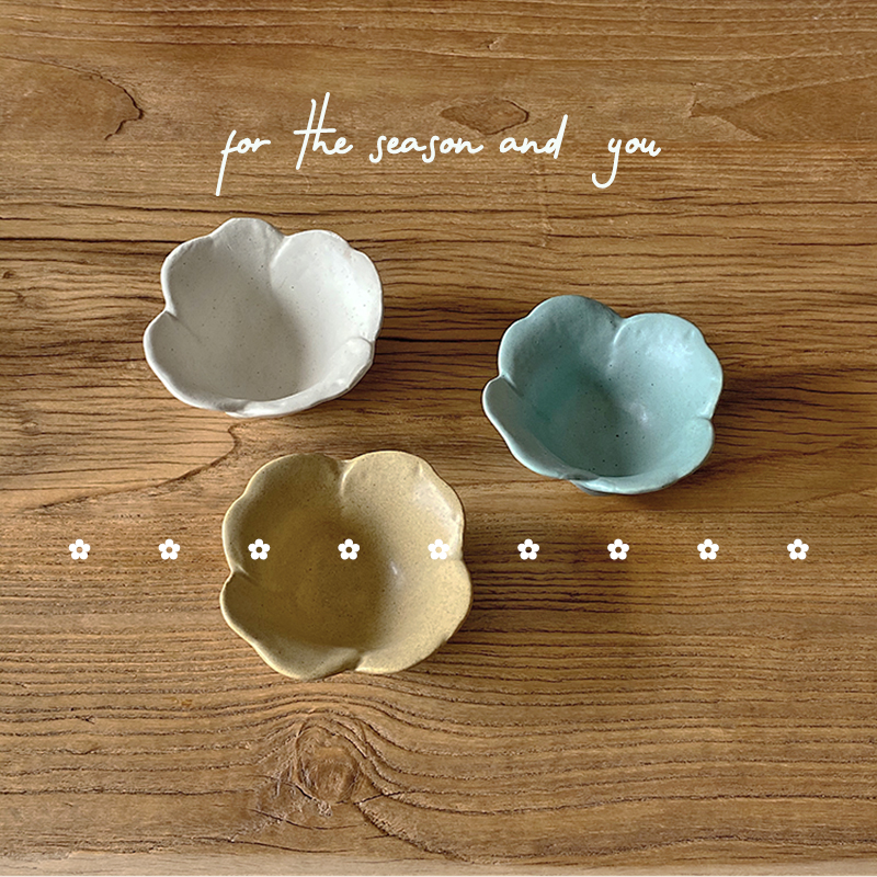 Walk Lost Blue Day Style Sauce Bowl Hand Pinch Petals Bowl of Dip Bowl Ceramic Salad Sauce Taste Sauces Small Dish Bowl 50ml