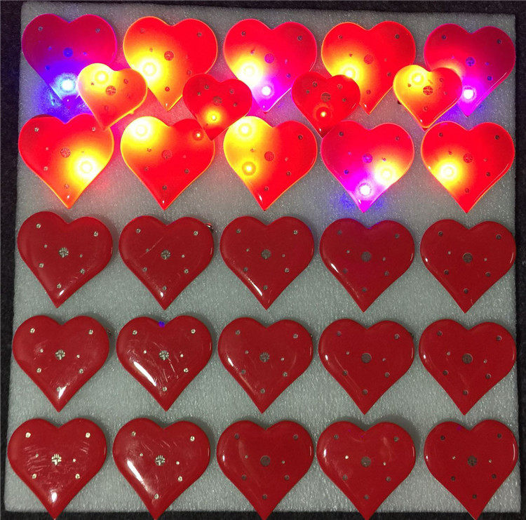 Large number of loving sparkling plethora of chest and chest with chest signs LED shiny chest Chapter Christmas luminous brooch