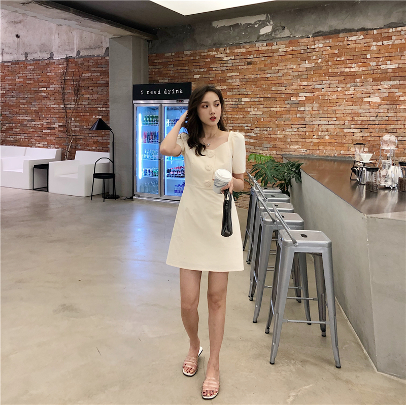 VK旗艦店 韓系復古玫瑰紐扣方領修身素色顯瘦短袖洋裝