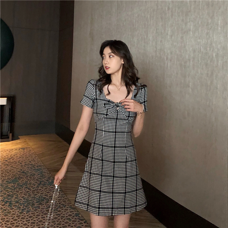 VK旗艦店 韓系顯瘦方領黑白格子優雅復古收腰短袖洋裝