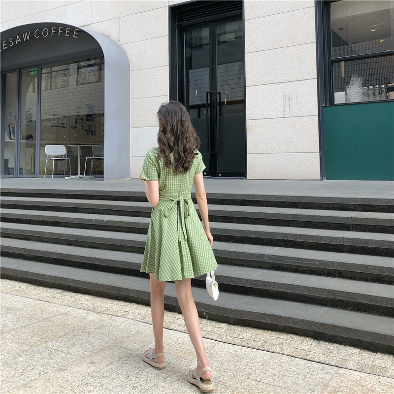 VK旗艦店 韓國風高腰小心機圓領露腰格紋短袖洋裝