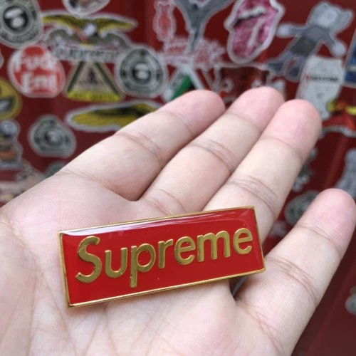 Tide Brand Sup Brooch Box Logo Vintage First -Generation Buckle Harajuku тренд значок творческий подарок