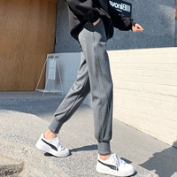 Темно -серой