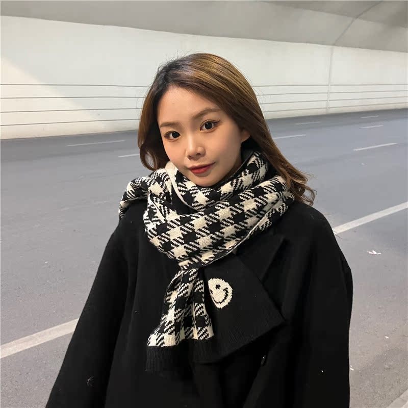 Smiling face plaid scarf female Korean version of ins autumn and winter retro thickened warm scarf cute student shawl dual-use