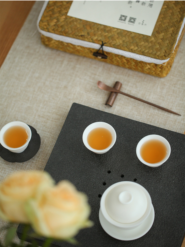 The Wu family fang white porcelain kung fu tea set tea home modern Chinese contracted tureen of pottery and porcelain of a complete set of cups