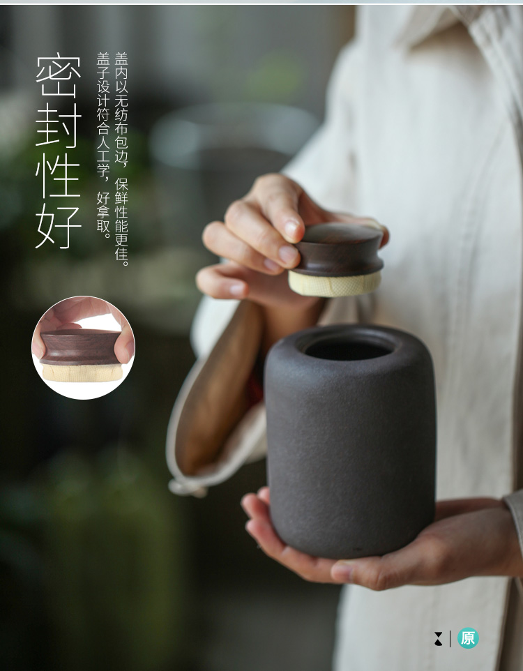 The Wu family fang ceramic tea pot small seal pot coarse pottery with cover receives a Japanese home tea caddy fixings restoring ancient ways