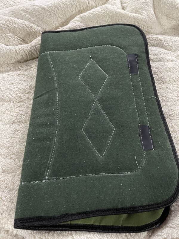 Traditional Canvas Fabric Sweat Pads, Horse Back Pads, Saddle Pads, Equestrian Supplies and Equipment