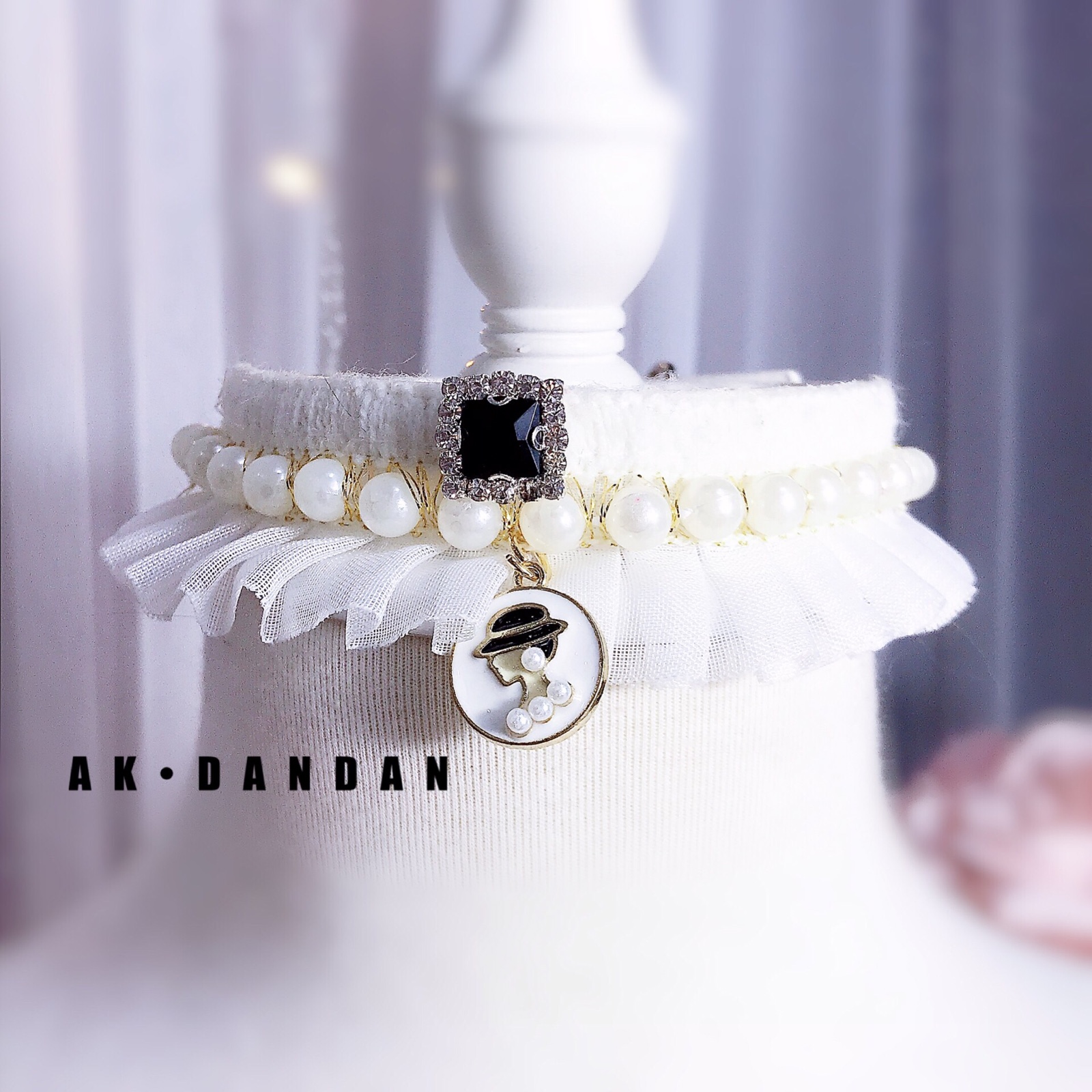 Pet Kitty Dog Handmade Ornaments Fashion INS Small Balsamic Wind Pearl Necklace Days Sweet necklace Bell Pendant