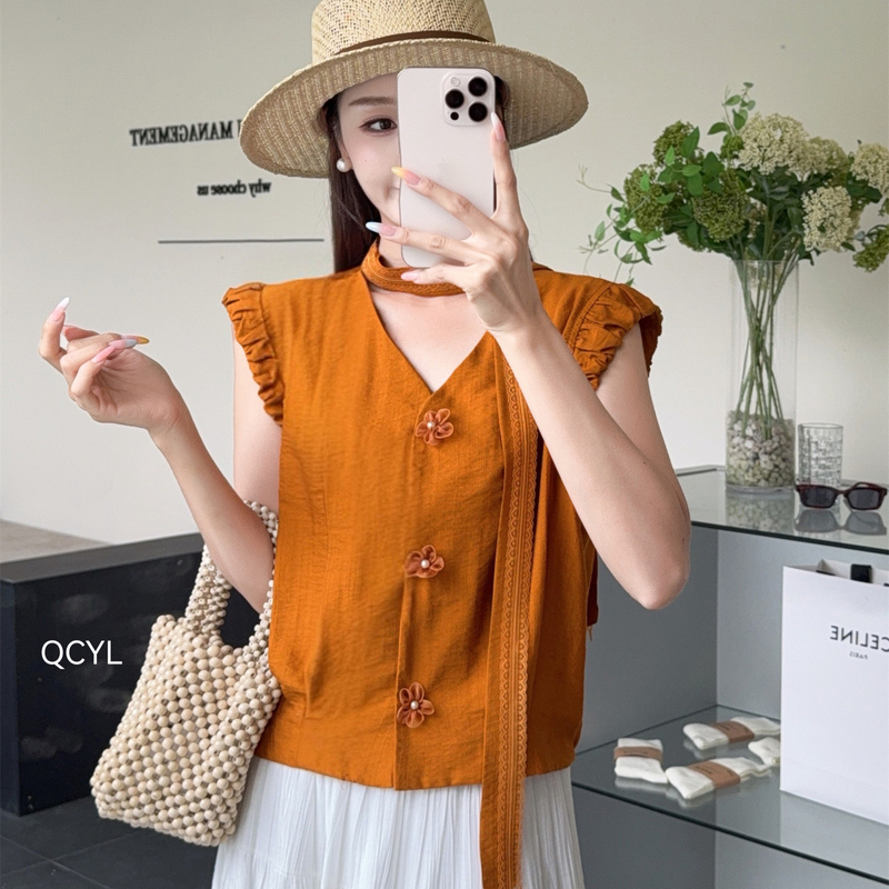 French-Style V-Neck Puff Sleeve Shirt for Women, Summer Design with Unique Floral Buttons, Elegant and Slimming Versatile Top T-Shirt