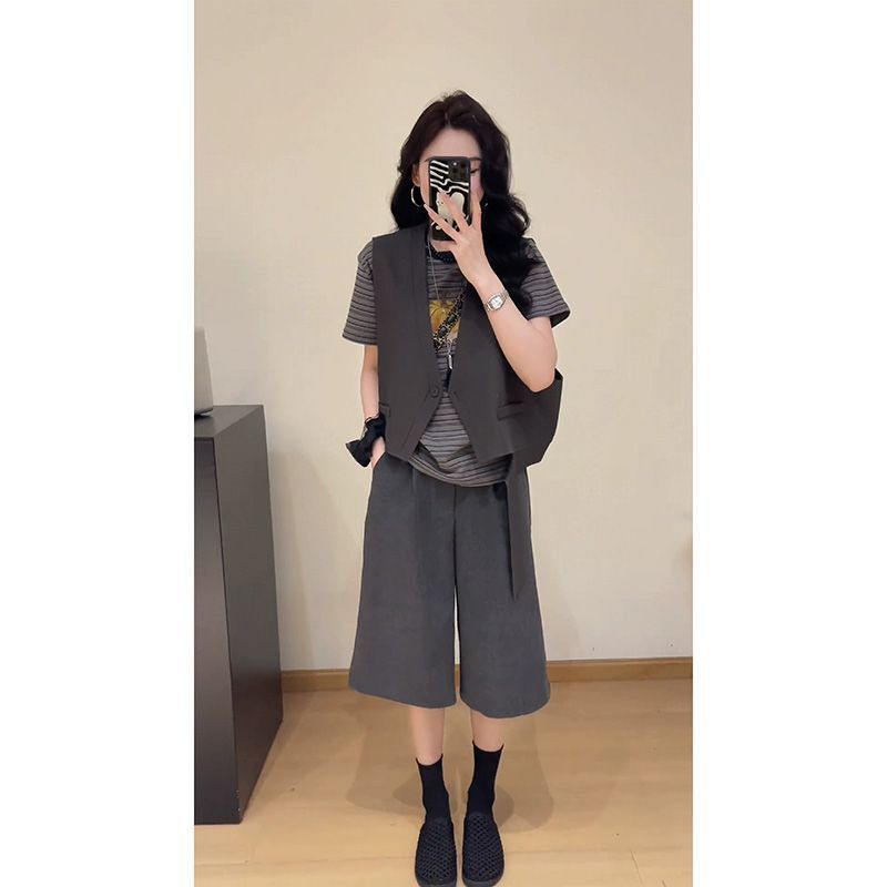 Plus Size Fat Girl 150kg Old Money Style Women's Summer Suit Vest + Striped T-Shirt + Cropped Pants Three-Piece Set Plus Size Fat Girl 150kg Old Money Style Women's Summer Suit Vest + Striped T-Shirt + Cropped Pants Three-Piece Set