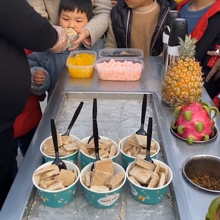 Ice Fried Machine Commercial Shakying Same Skin Fried Yogen Machine Automatic Fried Ice Cream Concreen Ice Sand Machine