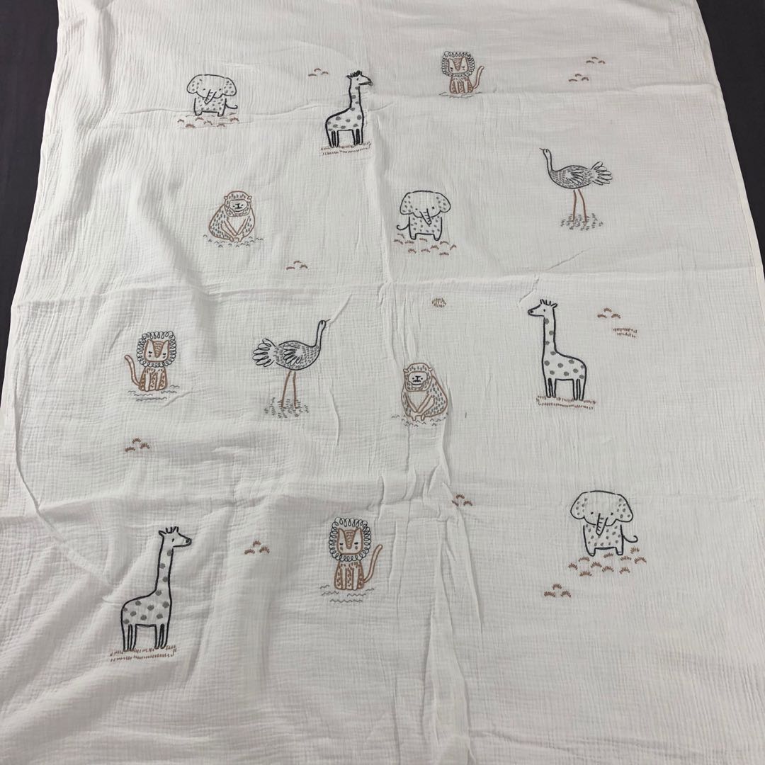 Very du special cotton three-layer gauze gauze cartoon embroidery Children's quilt bath towel blanket 