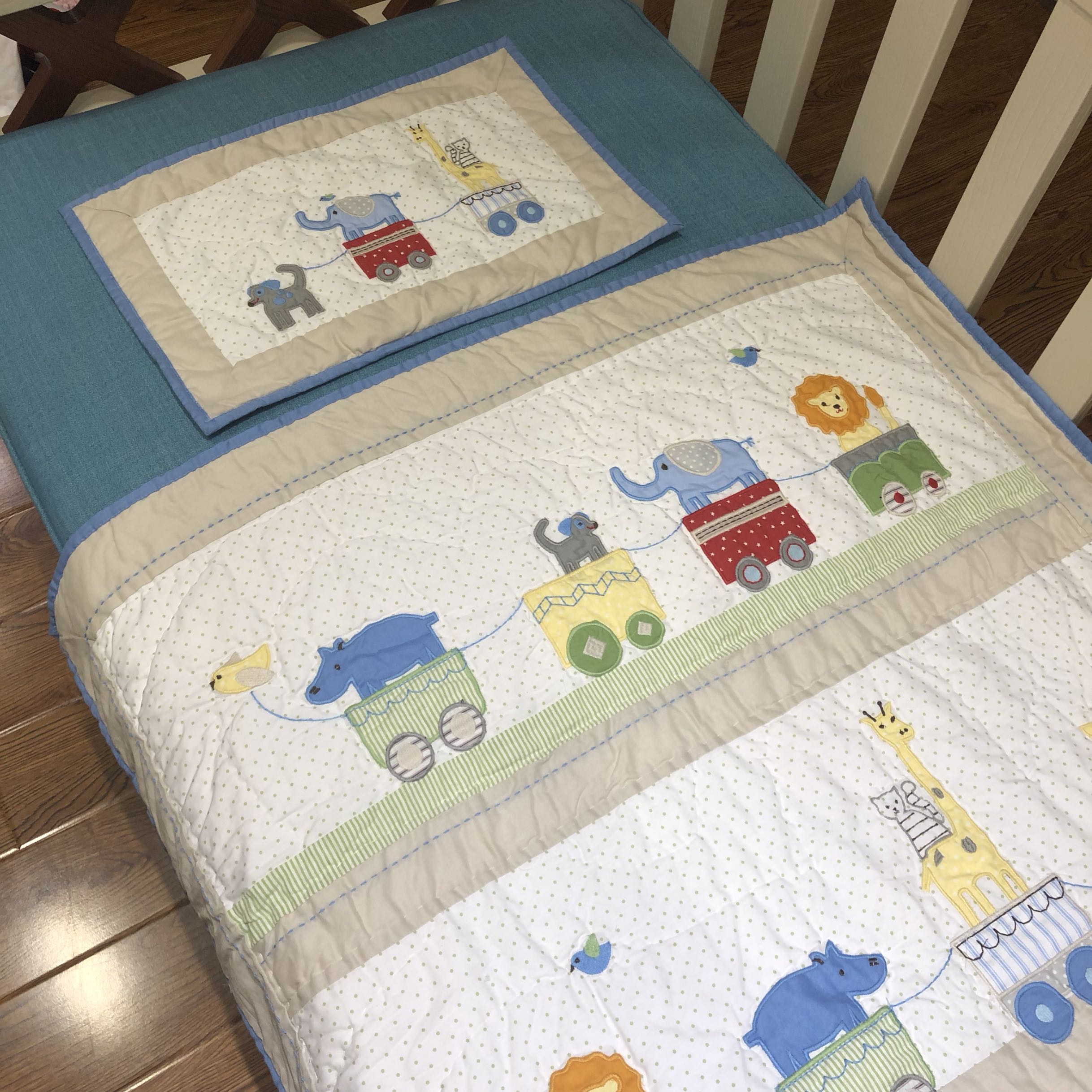 Boys must buy cotton cartoon cloth embroidery hand quilted children's quilt kindergarten quilt 97*127