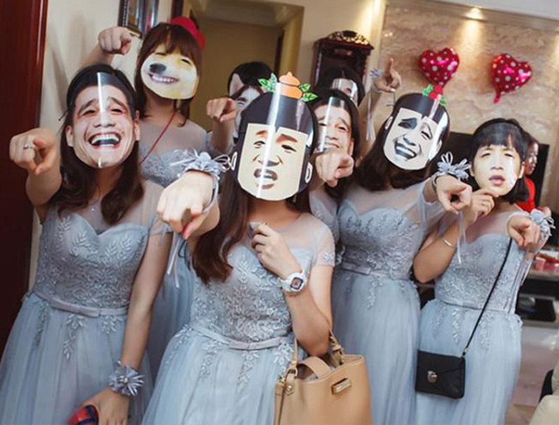 Wedding funny mask group building activities wedding wedding groom props tug river game funny head