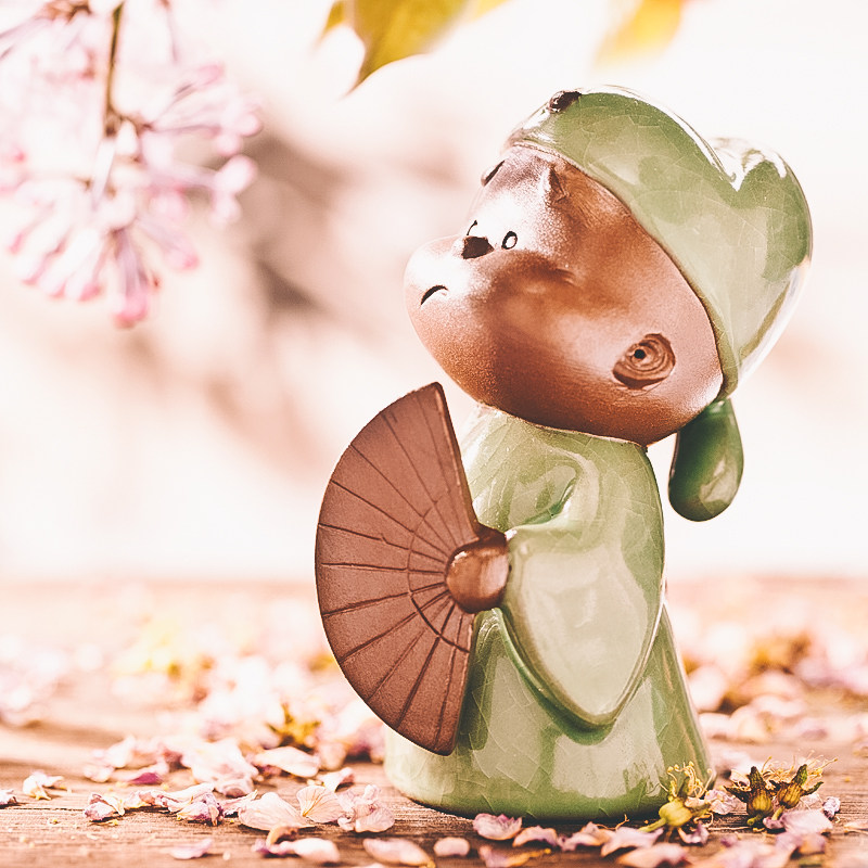 Imitation Song Geyao opens a piece of cute pet Q version Tang Bohu tea pet