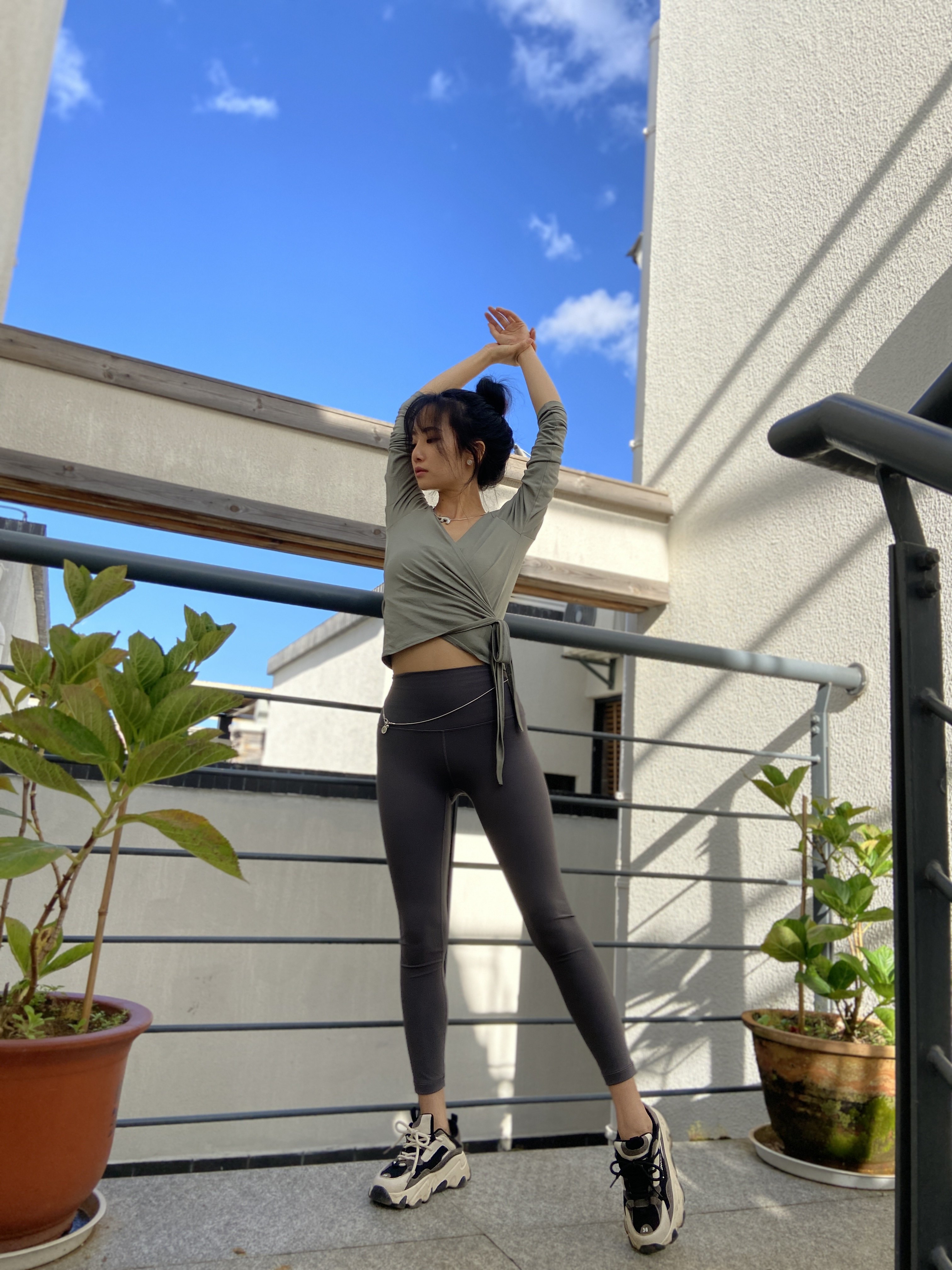 july yoga strappy long sleeve yoga blouse top