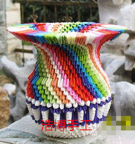 Vases, triangular inserts, handmade origami, school associations, student assignments, entries