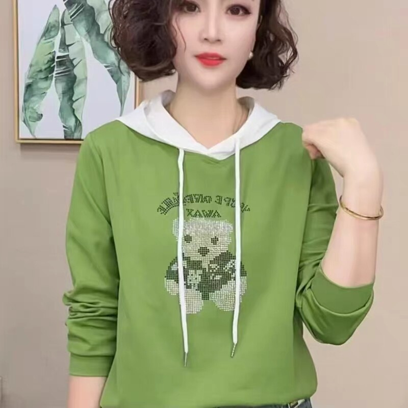 2025 Spring New Casual Hooded Sweatshirt for Women, Fashionable and Age-Reducing, Bear Pattern, Slimming and Versatile Top for Middle-Aged Women