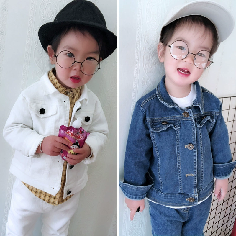 Quần áo trẻ em bé trai và bé gái áo khoác denim mùa xuân triều 1 tuổi áo khoác kết hợp toàn bộ quần áo trẻ em mềm mại và đàn hồi 3 - Áo khoác