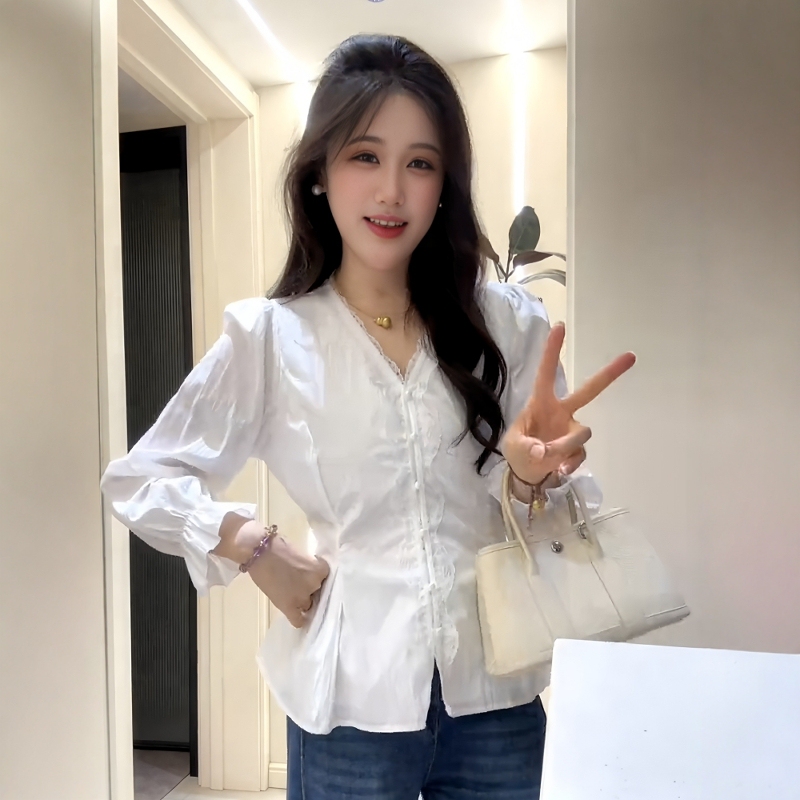 Plus Size Women's French-Style White Lace Long-Sleeve Shirt, Early Spring New Model, Slimming Waist-Cinching Blouse for Curvy Women, Elegant Shirt