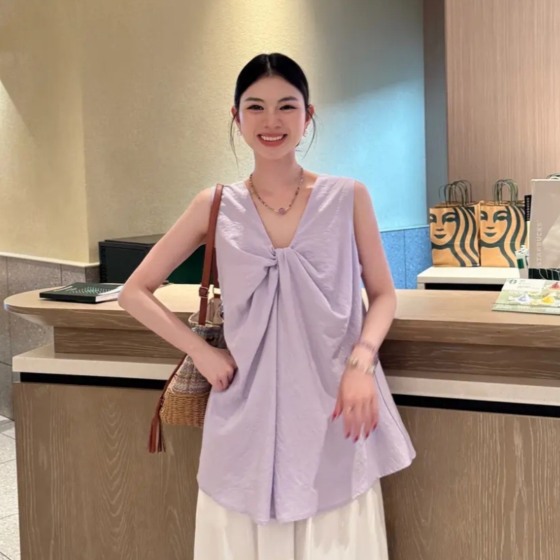 Plus-Size Korean-Style Design Reversible V-Neck Tank Top for Women, Summer Outerwear for Plus-Size Women, Loose and Slimming Sleeveless Top Plus-Size Korean-Style Design Reversible V-Neck Tank Top for Women, Summer Outerwear for Plus-Size Women, Loose and Slimming Sleeveless Top