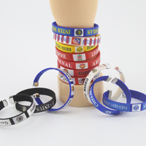 Football Club fans bracelets with bracelets surrounding ornaments to commemorate gifts