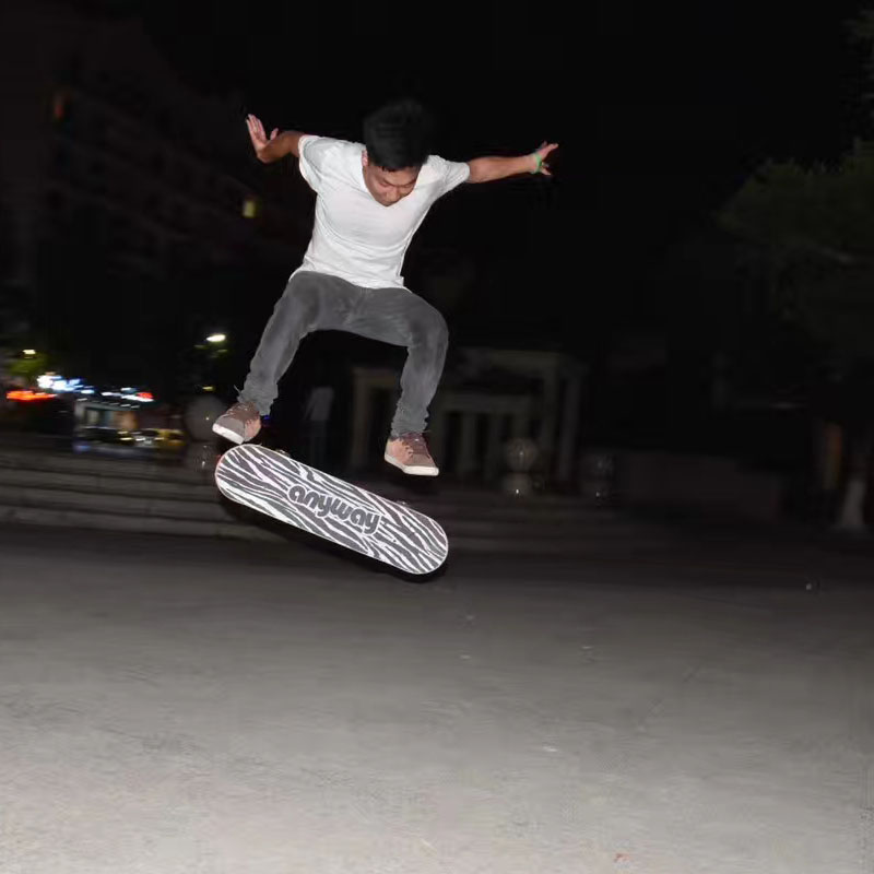 Professional Anyway False Heart Skateboard Four Wheels Skateboard Double Teething Beginner Scholar Adult Stride Action Professional