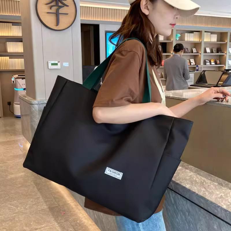 Large-Capacity Waterproof Shopping Bag, Casual and Simple Shoulder Bag, Commuting Tote Bag, Large Bag for Business Trips, Portable and Simple Handbag