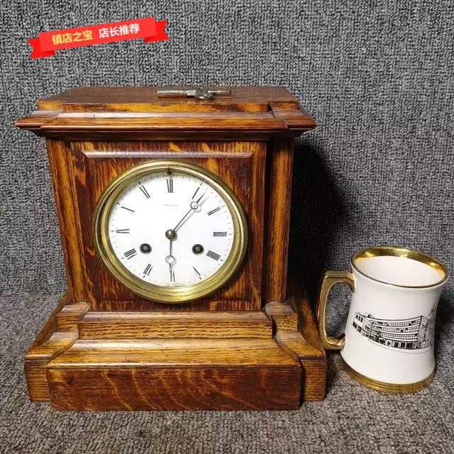 20-century Early Western Antiques Block clocks mechanical clockwork clocks and watches while work knocks on the bell Work folk home