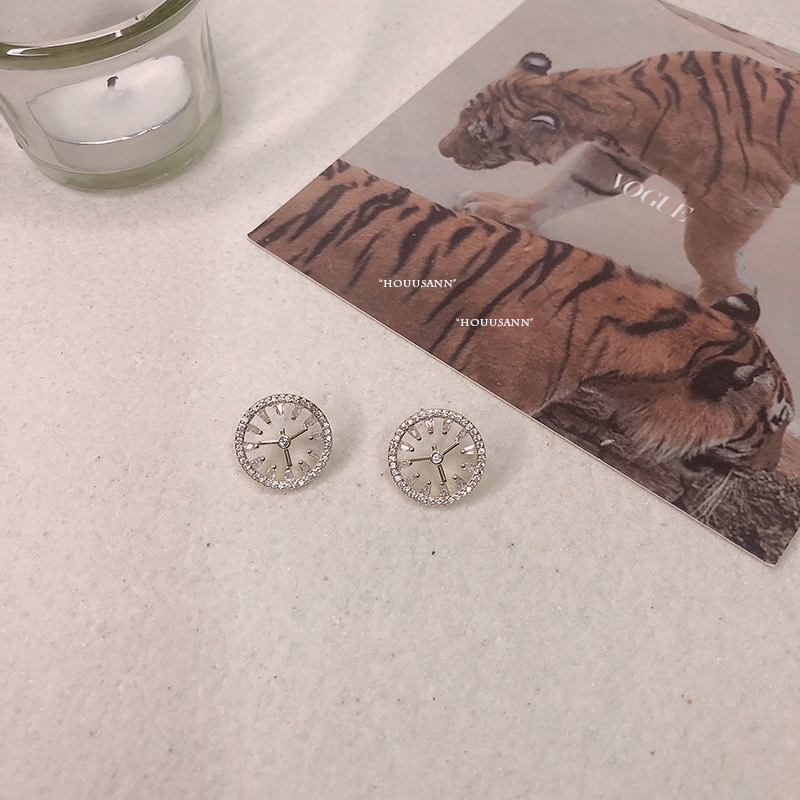 French temperament ins simple palace French micro-inlaid round clock light luxury zircon earrings earrings jewelry female