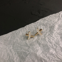 In 2020 new tide autumn and winter in freshwater shell Korea temperament network red senior silver needle earrings