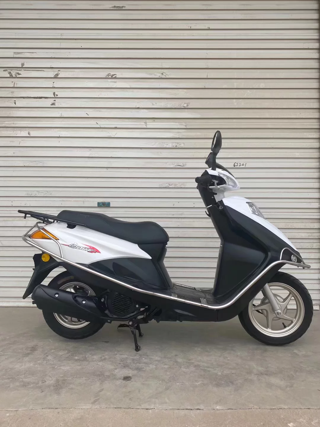 Вторичное Honda Xizhi 100CC принцесса мужская и женская одежда педальный мотоцикл Jiaying 125 топливный поток