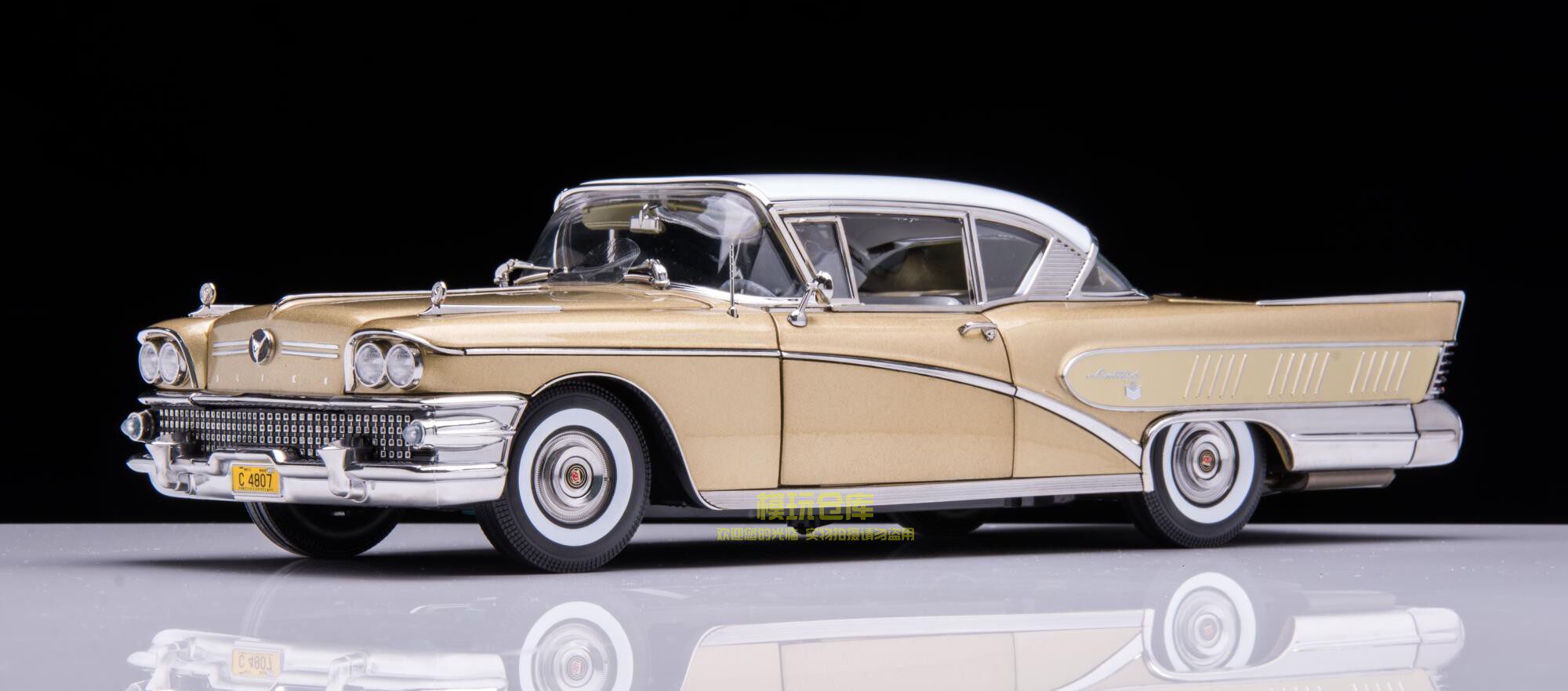 1:18 Sunstar Buick Limited Riviera 1958 Platinum Edition Alloy Car