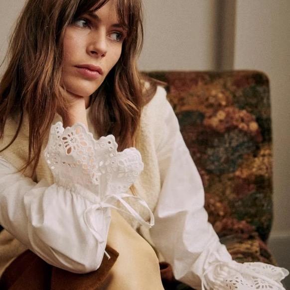 Spot Sezane 25 New Round Neck Literary Fresh Cut Out Lace Bell Sleeve White Shirt Shirt Spot Sezane 25 New Round Neck Literary Fresh Cut Out Lace Bell Sleeve White Shirt Shirt