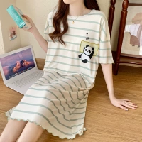 X1172 Зеленая полосатая панда с нагрудником