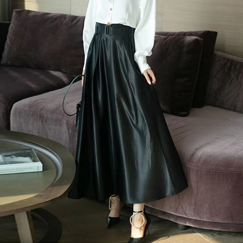 Black Half - Body dress in the spring of 2022 new high waist and thin French niche acetic tea break tide