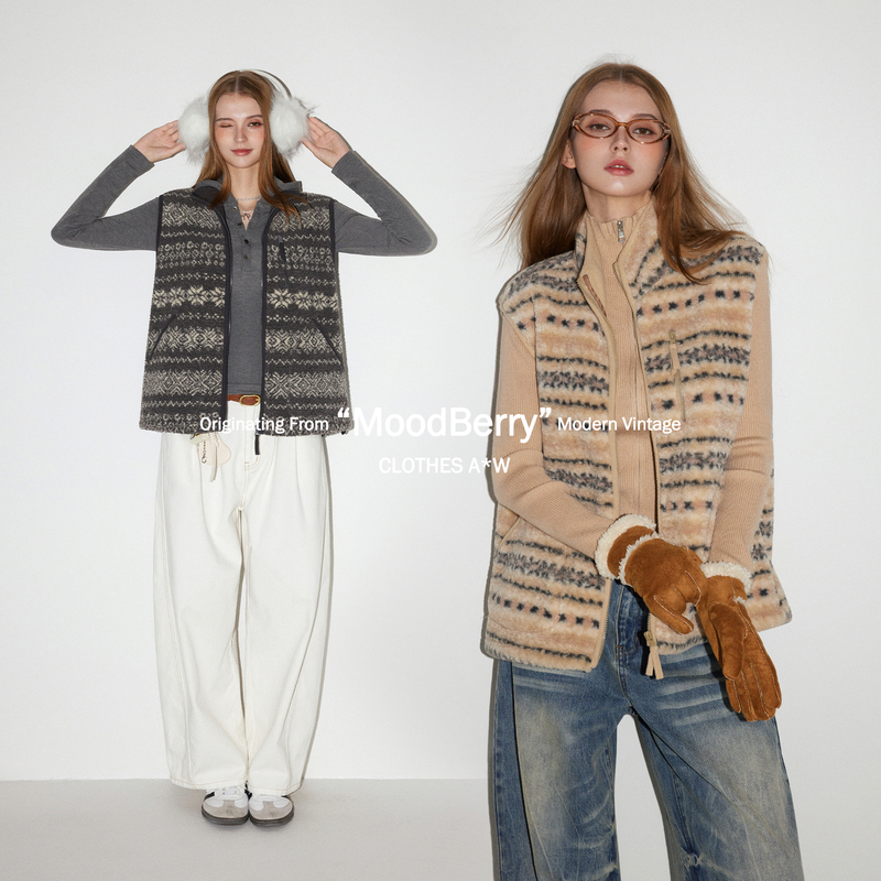 Moodberry American Retro Fair Isle Pattern Velvet Vest for Women in Autumn and Winter, Lazy Casual Stand-Up Collar Layered Vest Moodberry American Retro Fair Isle Pattern Velvet Vest for Women in Autumn and Winter, Lazy Casual Stand-Up Collar Layered Vest