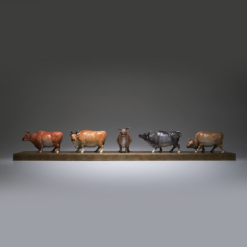 Copper Master Bull Fauk Message Message Merchant Household Xuankou TV Cabinet Company Opening Gift