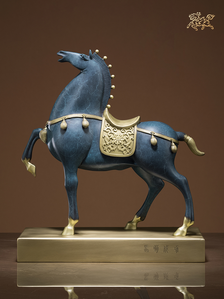 Copper master horse to success All copper home decoration Living room crafts horse ornaments Large office Feng Shui fortune