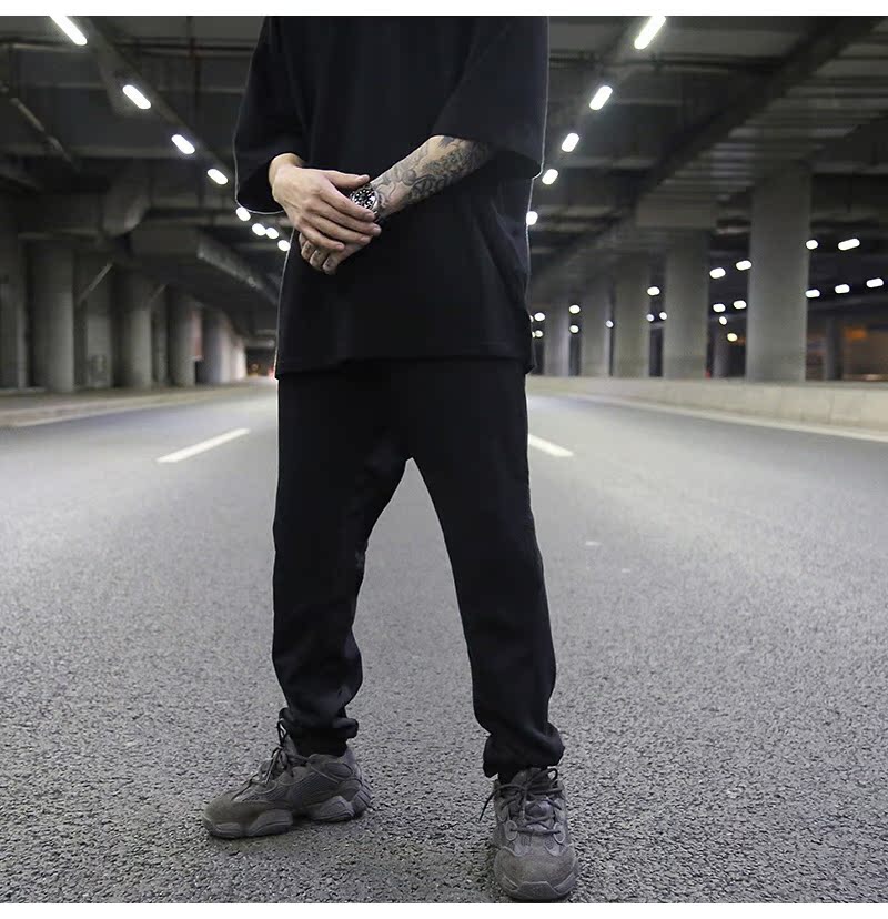 Low-crotch joggers image 6