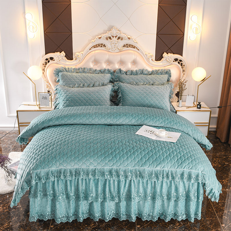 Autumn and winter crystal velvet European-style thickened quilted bed skirt four-piece bed cover quilt cover lace embroidery lace pillowcase