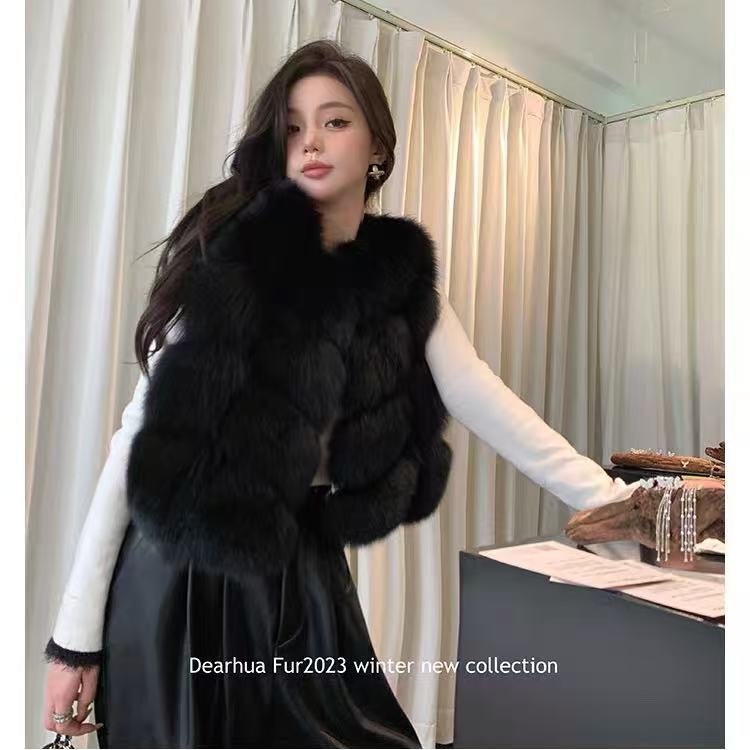 【Little Vest】Fox Fur Short Vest for Women, Sleeveless Fur Gilet, Fur and Leather Integrated Jacket 【Little Vest】Fox Fur Short Vest for Women, Sleeveless Fur Gilet, Fur and Leather Integrated Jacket