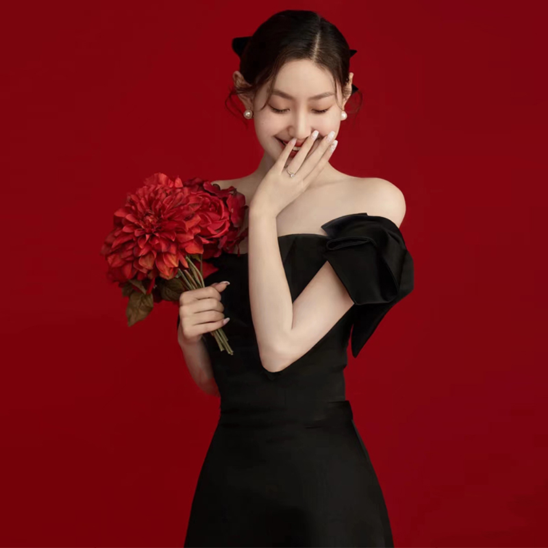 Retro black sexy evening dress suitable for photo sessions, wedding dress, open shoulders Retro black sexy evening dress suitable for photo sessions, wedding dress, open shoulders