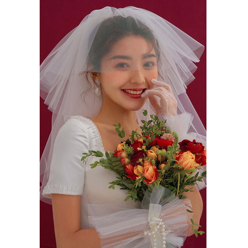 New photo studio theme 2022 new retro wedding dress classic satin wedding nostalgic photo photo photo photography clothing
