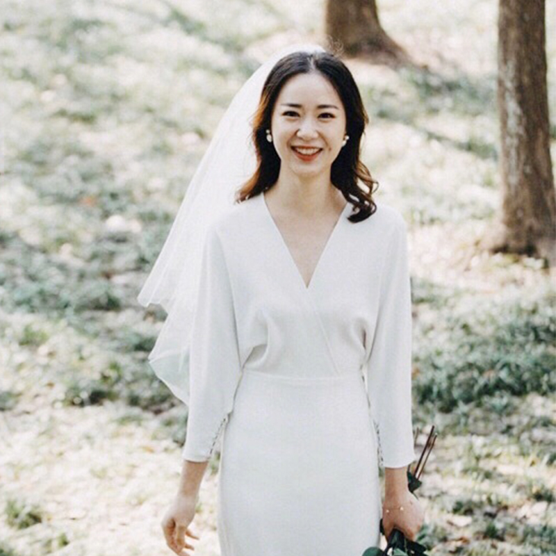 Simple Light Wedding Dress 2023 New temperament French satin dress certificate small white dress registration small dress girl 2022