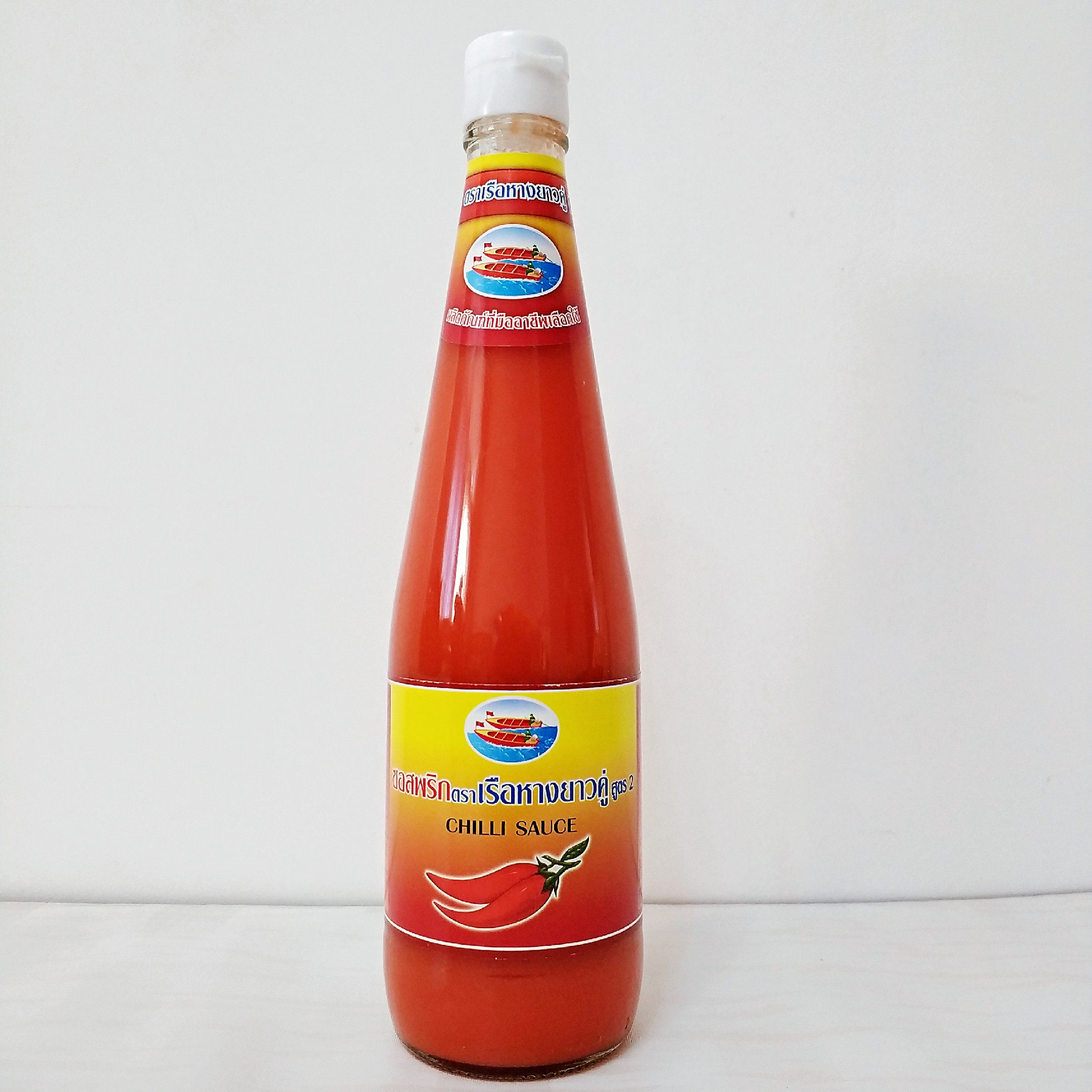 Thai imports are Lachine garlic sauce chilli sauce 640 gr Thai sour hot sauce sweet and spicy 2 peppers